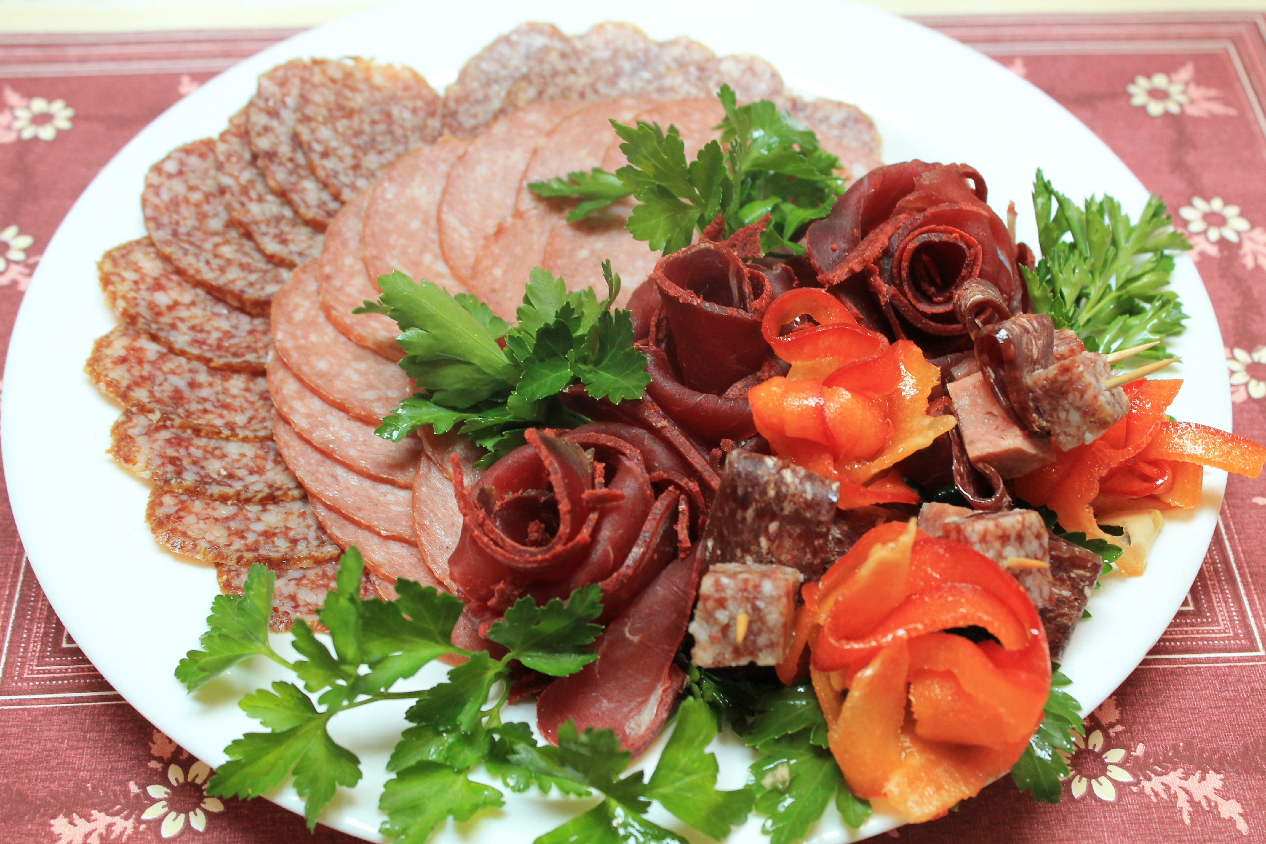 Холодные блюда и закуски из мяса Холодные блюда и закуски из мяса