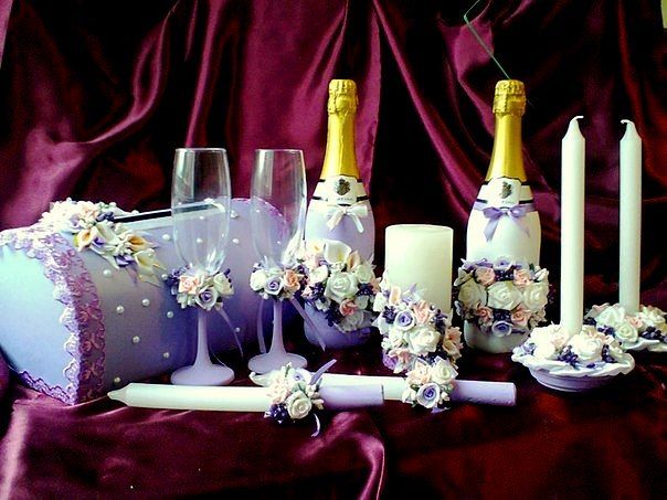 Бокалы и шампанское и свечи на свадьбу Бокалы и шампанское и свечи на свадьбу