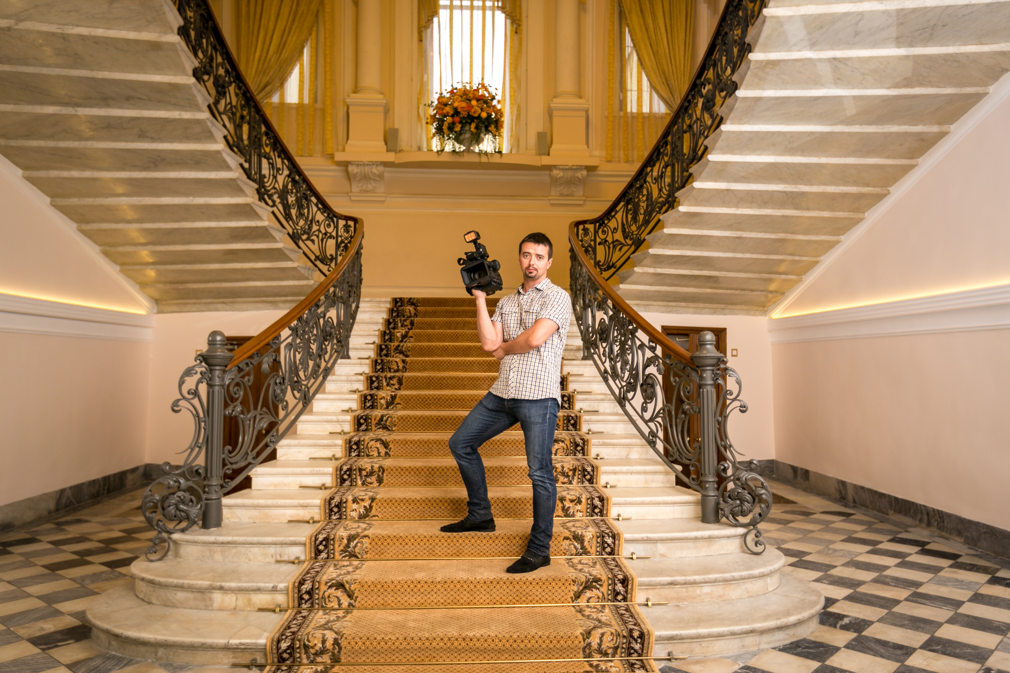 Лестница во Дворце бракосочетания на Фурштатской