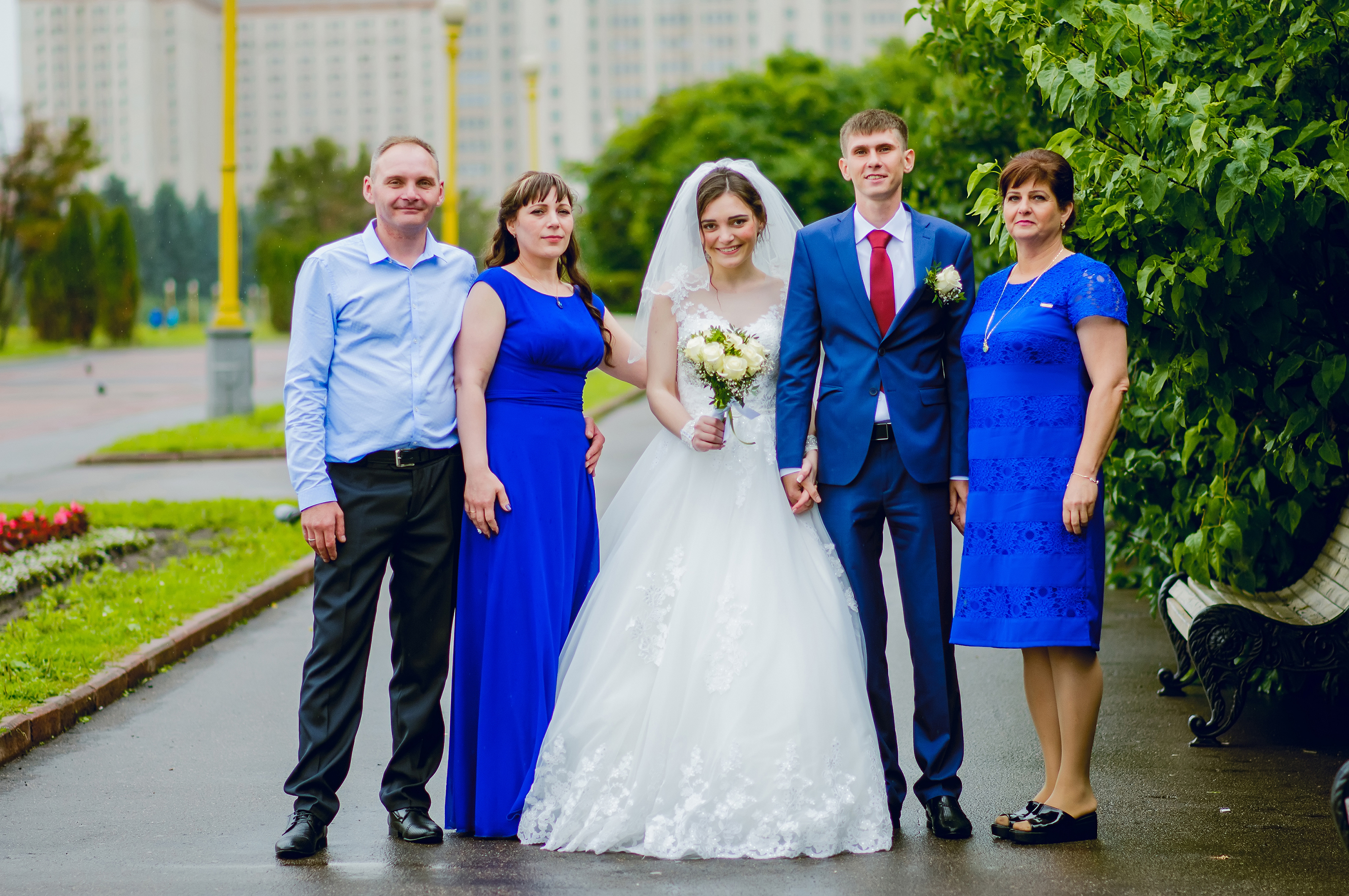 Жених и невеста в синем