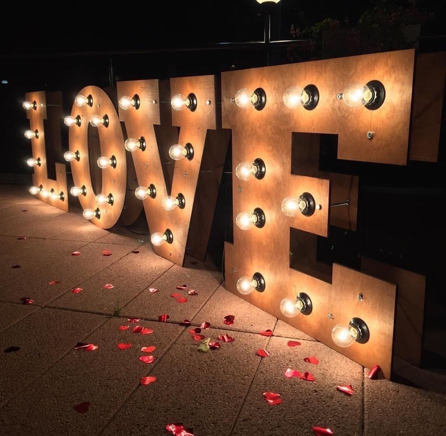Буквы с подсветкой "LOVE" в аренду