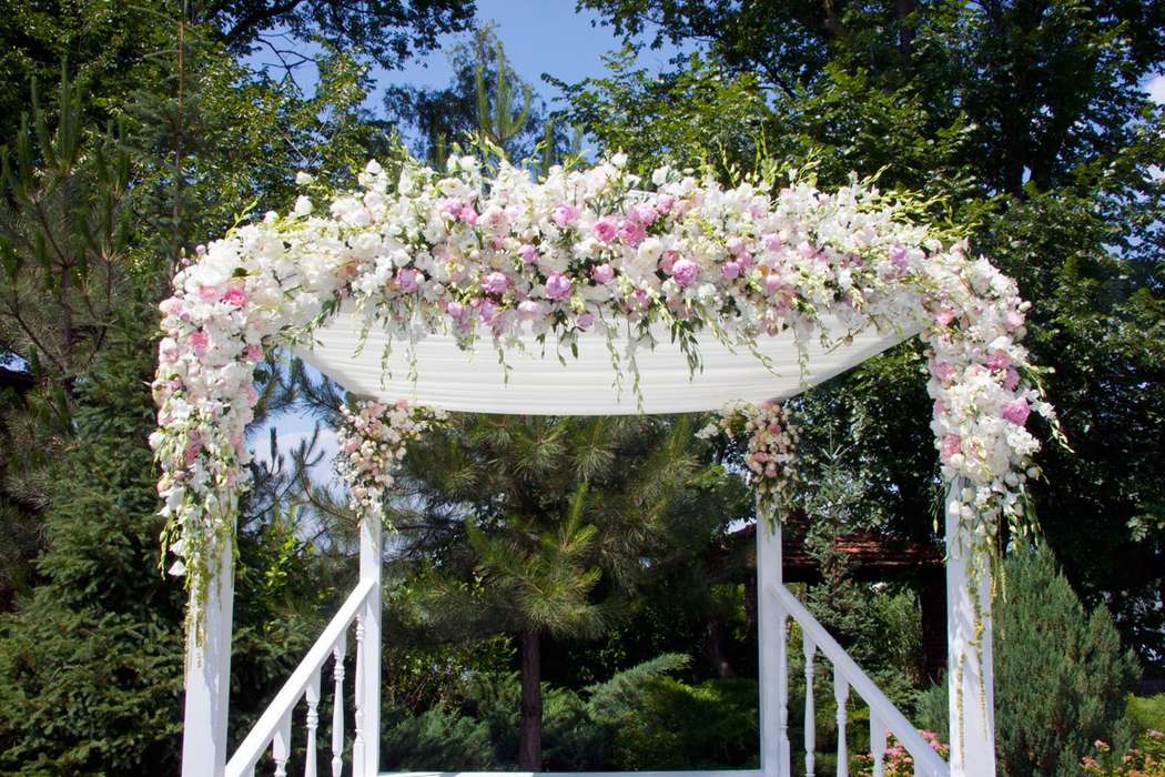 Фото 989393 в коллекции Свадебные арки - Оформление свадеб цветами Флориденс