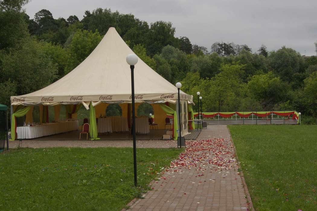Фото 1121347 в коллекции Вкусно яблочная свадьба - Оформление и декор от EvroСвадьба