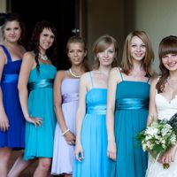 Невеста и её подружки в сиренево-голубой гамме