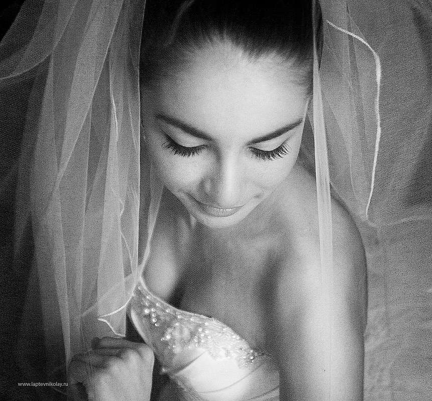 портрет невесты 3 - фото 1378723 
Никос Лапте - фотограф