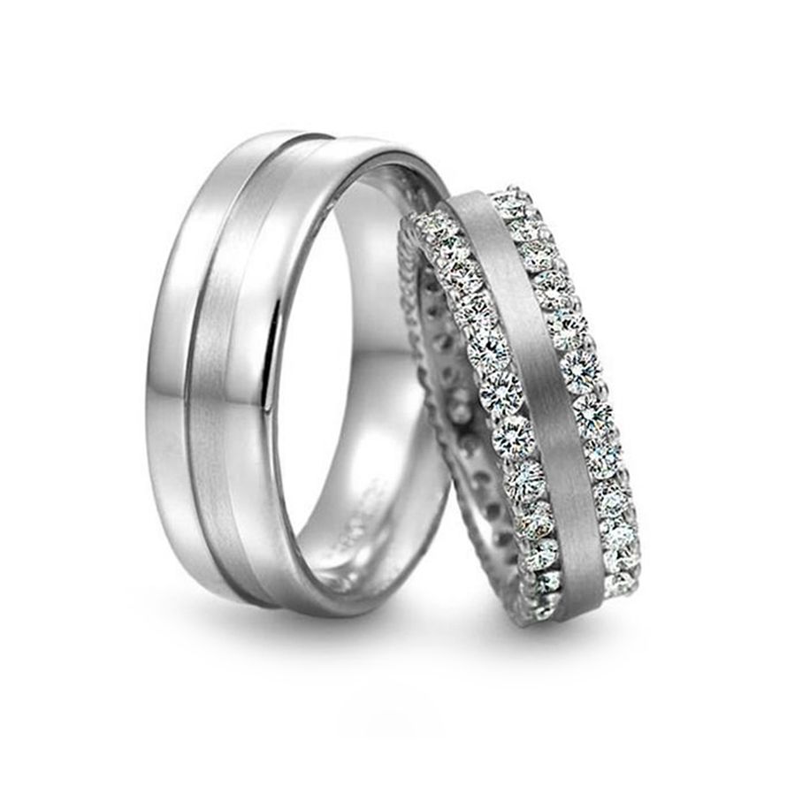 Золотое обручальное кольцо с бриллиантами на заказ