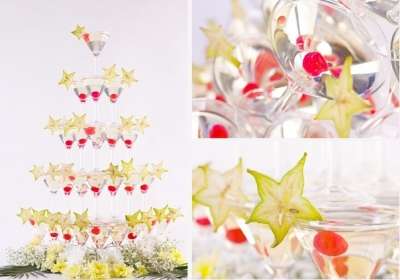 Пирамида из бокалов с шампанским,украшенная лепестками роз,карамболой,коктейльной вишней - фото 1421557 Кейтеринг-шоу MOBILE BAR CH.M 