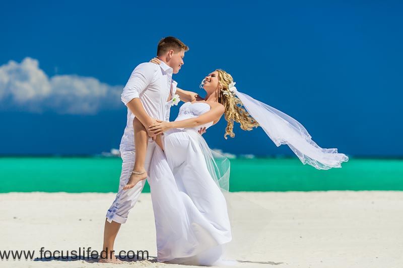 Свадебные церемонии на самом красивом пляже Доминиканы "Хуанийо" (Juanillo Baech)  - фото 950559 Focuslife DR - свадьбы в Доминиканской Республике