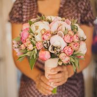 Букетик для невесты, проводила фотосъемку в цветочной лавке