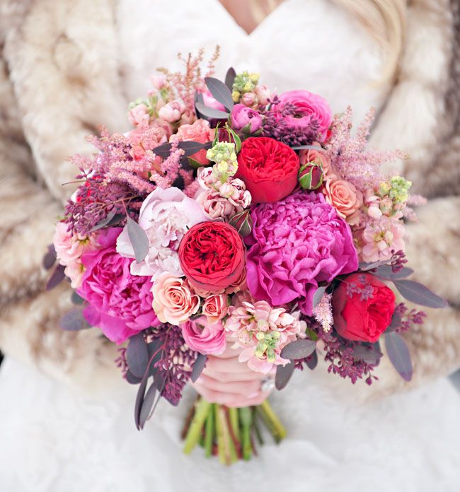 Букет невесты из розовой астильбы, роз и пионов, бордового котинуса и белой вероники  - фото 1183159 Свадебный распорядитель Дарья Емельянова