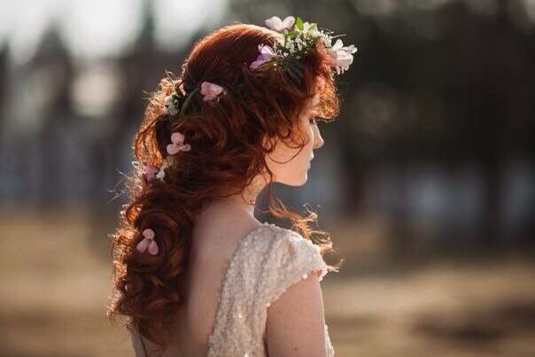 Прическа на длинные волосы - каскад - фото 2544037 Качественные свадебные платья
