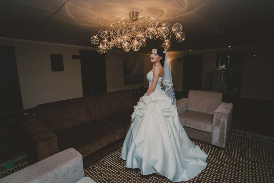 Невеста Кристиночка. Свадебное платье и фата - моя работа - фото 2994635 Ателье-студия платьев Назимы Юлдашевой