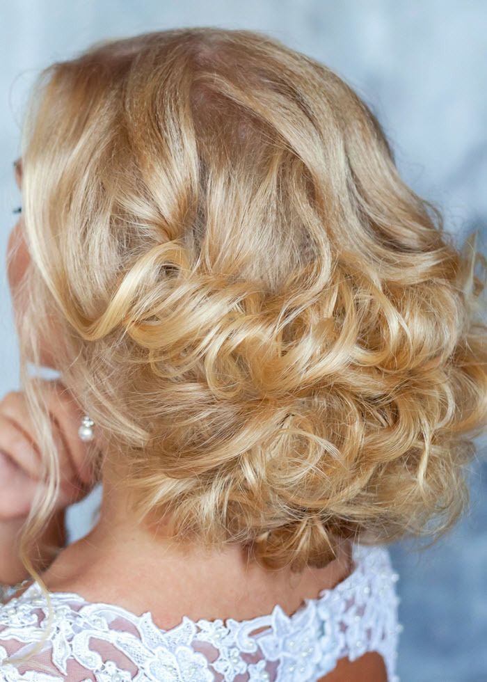 Вечерние прически на тонкие волосы. Коктейльная прическа на средние волосы. Прическа на короткие волосы на свадьбу. Собранные Локоны на средние волосы