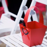 Свадебный прием в стиле "Чикаго"
корзинка для лепестков