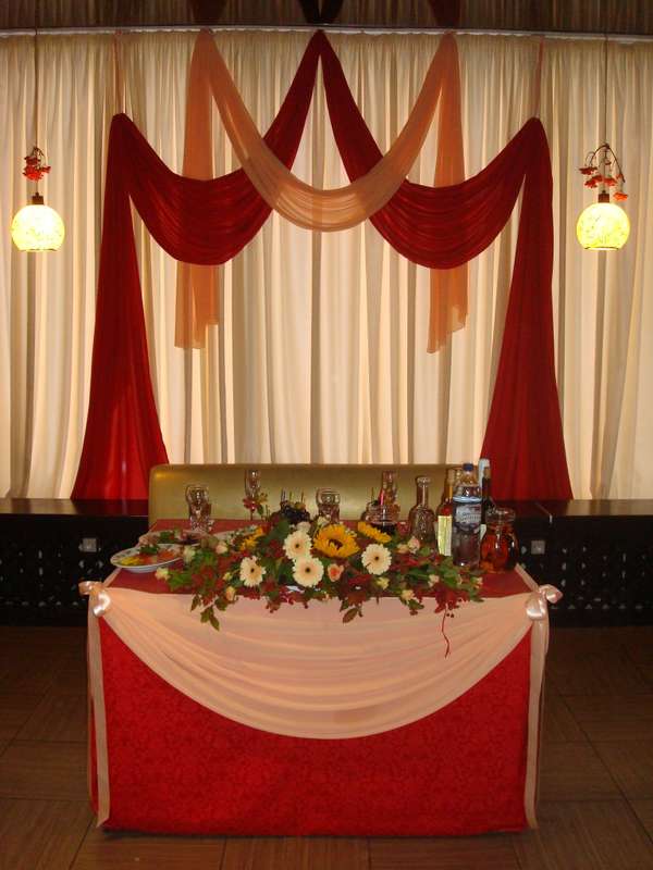 Оформление стола молодоженов и заднего фона - фото 1540711 Студия флористики Гузель Хайбуллиной