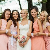Браслеты для подружек, свадебный букет в розовой гамме