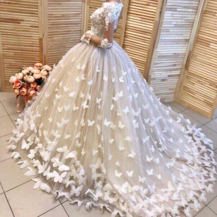 Свадебное платье со шлейфом  с бабочками А1281