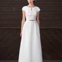 Amadeo: прямое платье с выстроченной юбкой и плавной линией корсета для непринужденного и свободного свадебного образа.
Ткани: сатин-микадо
Цвет платья: белый, небесный, жемчужный, кремовый	
Идея: Пояс на платье может быть исполнен в Вашем любимом цвет