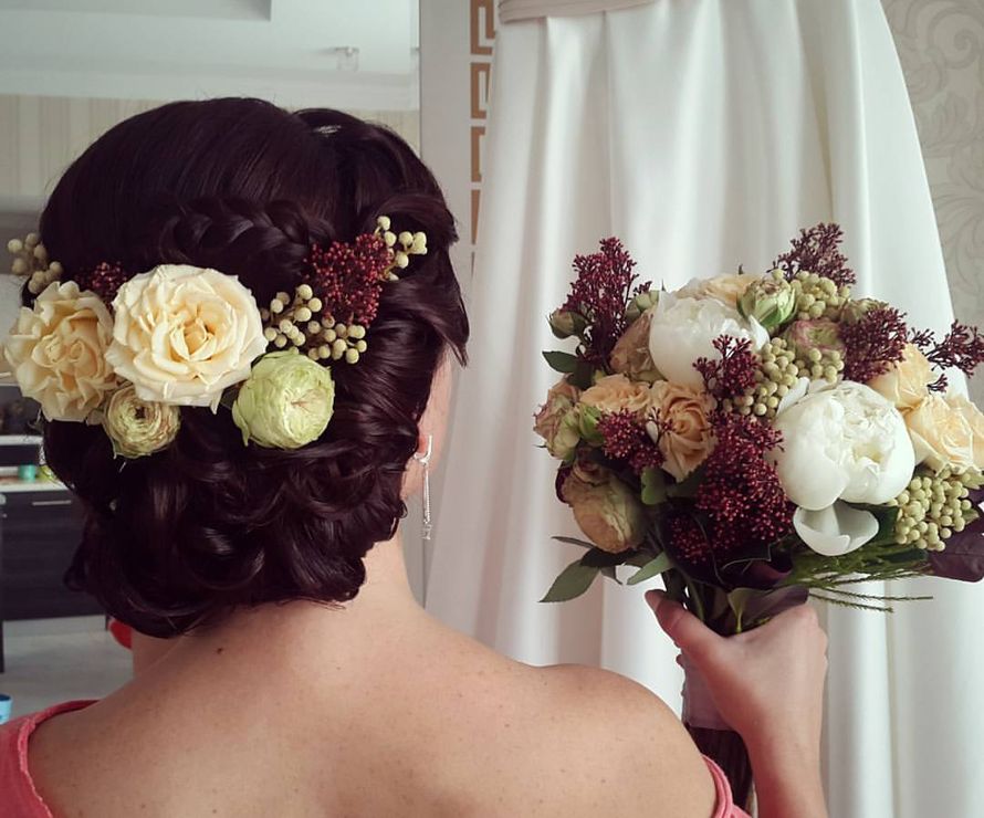 Букет невесты
свадебная флористика
 - фото 9191786 Парикмахер - визажист Алла Зинченко