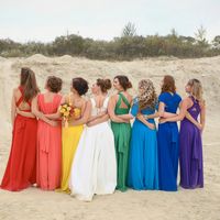 Подружки невесты в цветах:
Красный, коралловый, желтый, изумрудный, голубой, синий, фиолетовый