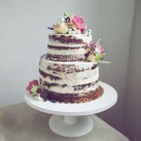 naked cake (или голый торт) с цветочным декором