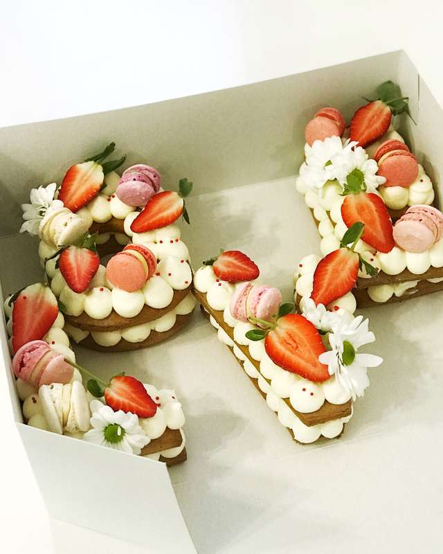Торт "Вкусные буквы" - фото 17665316 Sweet - кафе-кондитерская