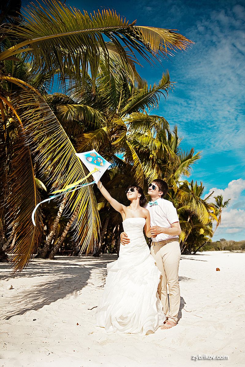 воздушный змей, песок, пляж, свадьба, любовь на пляже, свадьба на пляже - фото 2477071 Колибри - организация свадеб в Доминикане