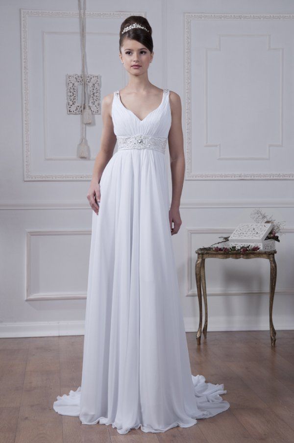 Невеста в прямом платье цвета айвори в греческом стиле с  лифом с драпировкой на бретелях, с V-вырезом  - фото 2373920 BagIra064