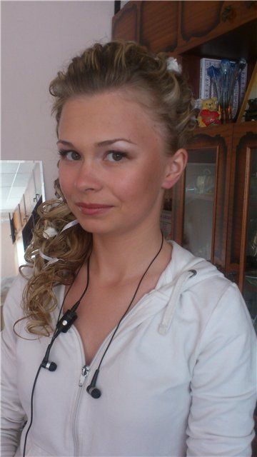 Прическа на выпускной - фото 2059140 Стилист-визажист.Анастасия Гришина