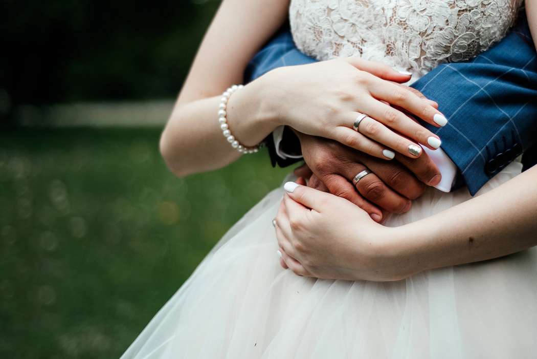 свадьба в шатре цветущие деревья Коломенское белые пионы классическая - фото 16994766 Just Mood - свадебное агентство