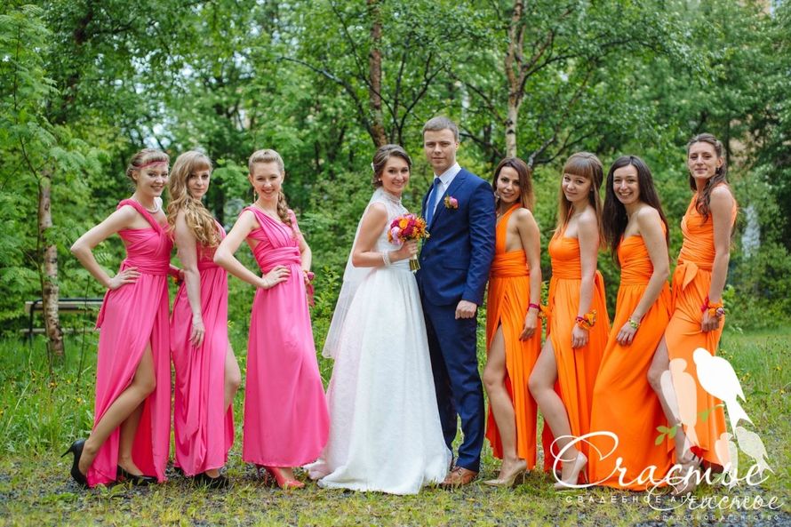 Стильно, когда подружки невесты одеты в одинаковые платья - фото 4494117 Свадебное агентство - Счастье