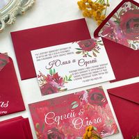 Приглашения с конверте в цвете марсала