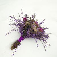 фиолетовый свадебный букет