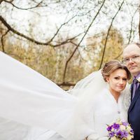 Прическа выполнена на короткие волосы