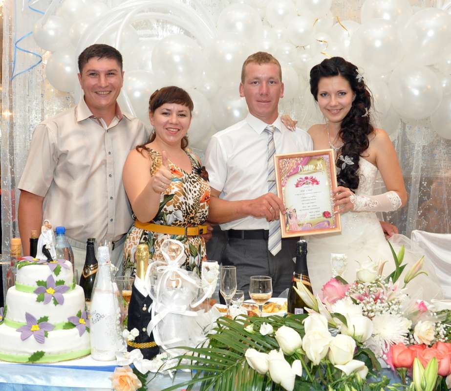 Вручение диплома - фото 2930175 Ведущие Николай и Ирина Кусковы