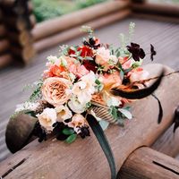 Организация: свадебное агентство Сладкая Вата
Декор и флористика: Botanica Decor 
Фотограф: Надежда Козырева
Платье: Анастасия Докучаева 
Украшение из перьев: MANITOU