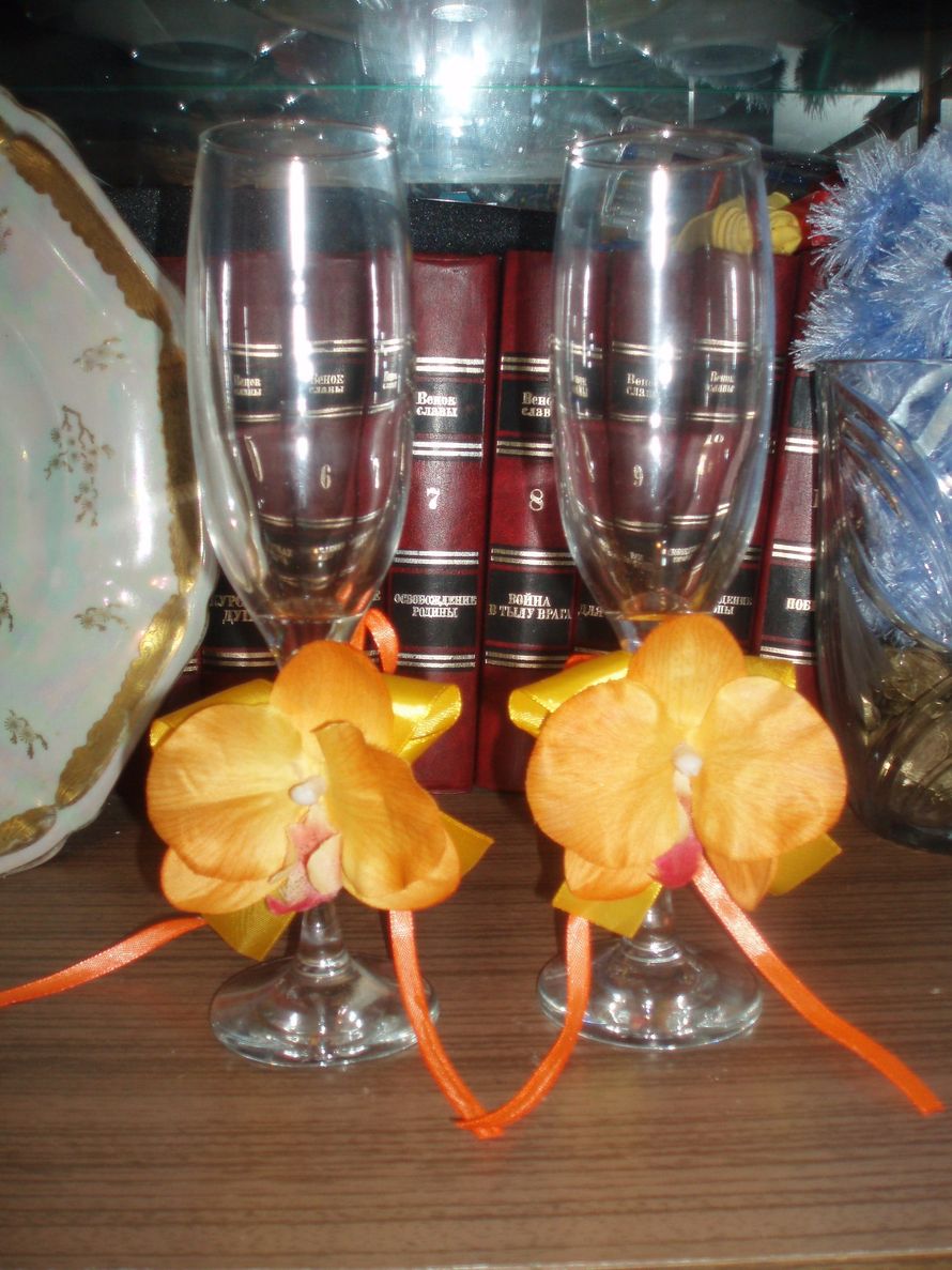 Бокалы с орхидеями. Возможно исполнение в любом цвете. - фото 2693533 Мастерская аксессуаров БиС