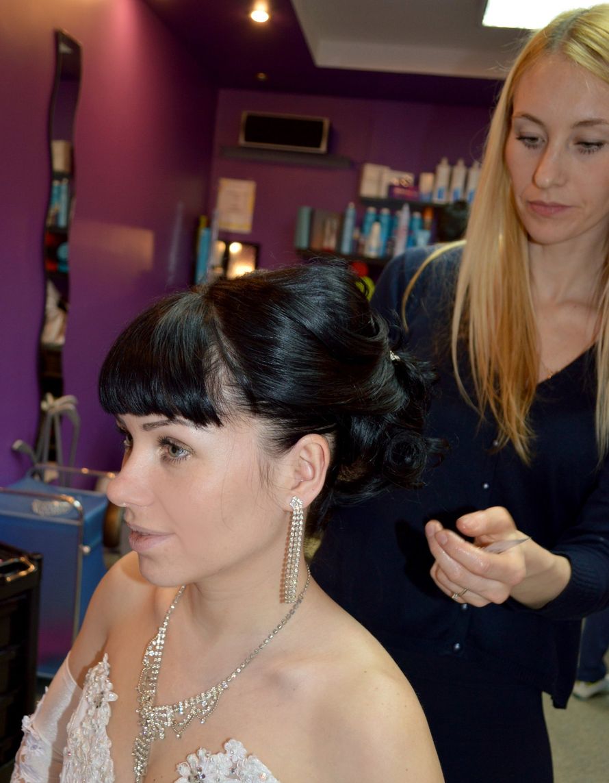 Невеста великолепна , а с ними один из мастеров прически - фото 12078530 "Рейвуд" - организация свадьбы