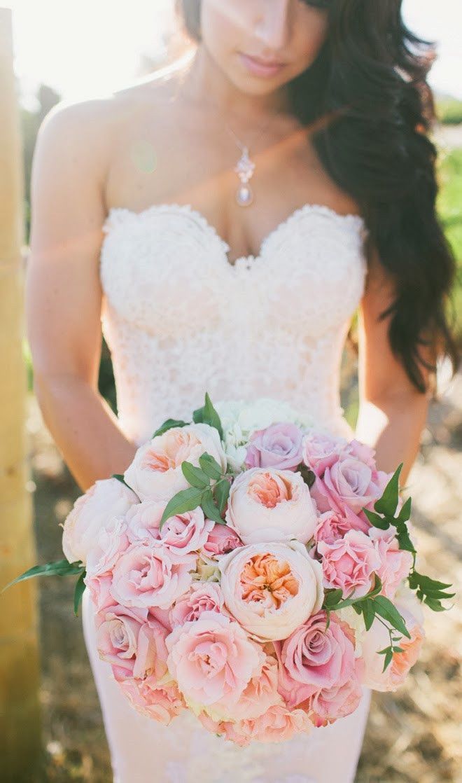 Букет невесты из розовых роз Дэвид Остин, зелени, сиреневых и розовых роз - фото 3474851 Доза Счастья - Невеста.info