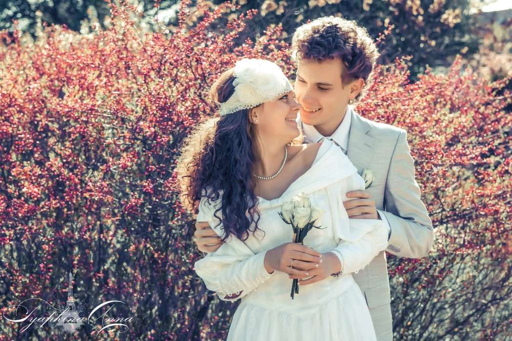 свадебная повязка невесты с кружевом и цветами - фото 2449359 Авторские свадебные и вечерние шляпки от Алины Ё