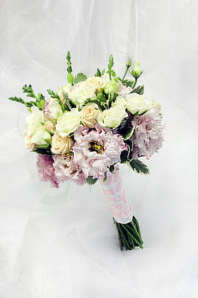 A Guide to Finding & Cleaning Second Hand Wedding Dresses Second hand wedding dr
