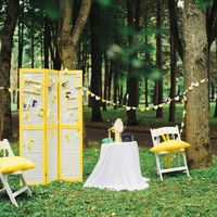 фотозона для "желтой" свадьбы