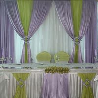 Сочетание зеленого и сиреневого цвета на свадьбе
