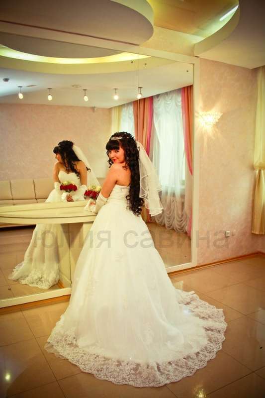 Нежное платье с шикарным кружевом и шлейфом! - фото 14892576 Свадебный салон Юлии Савиной
