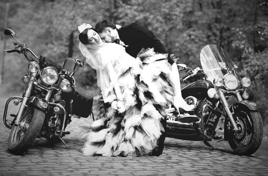 Сопровождение свадеб мотоциклами