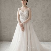 Больше фото: 

Свадебное платье «Эмилия»
Цена: 59 900 ₽

Возможные цвета:
- белый
- молочный
- нежно-розовый
- жемчужно-кофейный
- припыленно-сиреневый
- припыленно-серый

При отсутствии в наличии нужного размера это платье может быть выполнено в размерах