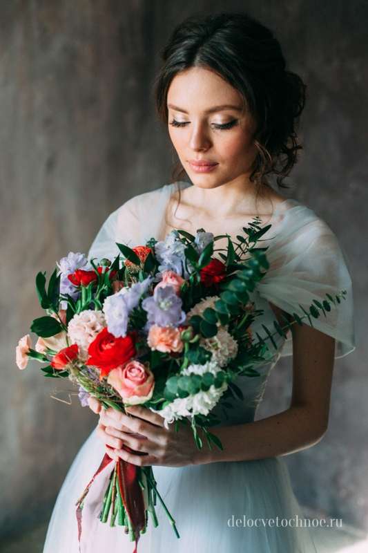 Красный букет невесты "растрепыш" - фото 13161666 "Дело цветочное" - студия флористики и декора
