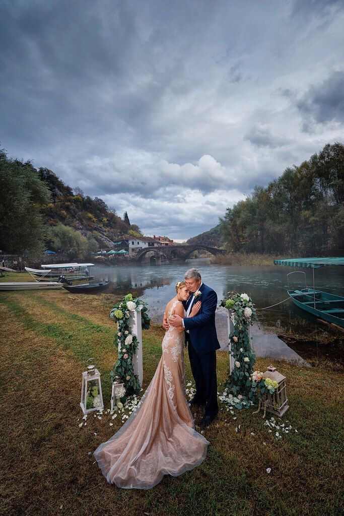 Организация свадьбы в Черногории, до 4 человек - пакет «Янтарный»