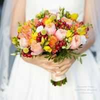 Осенний букет невесты с пионовидными розами. Флорист Пашкова Ольга. Фото Слава Гребенкин