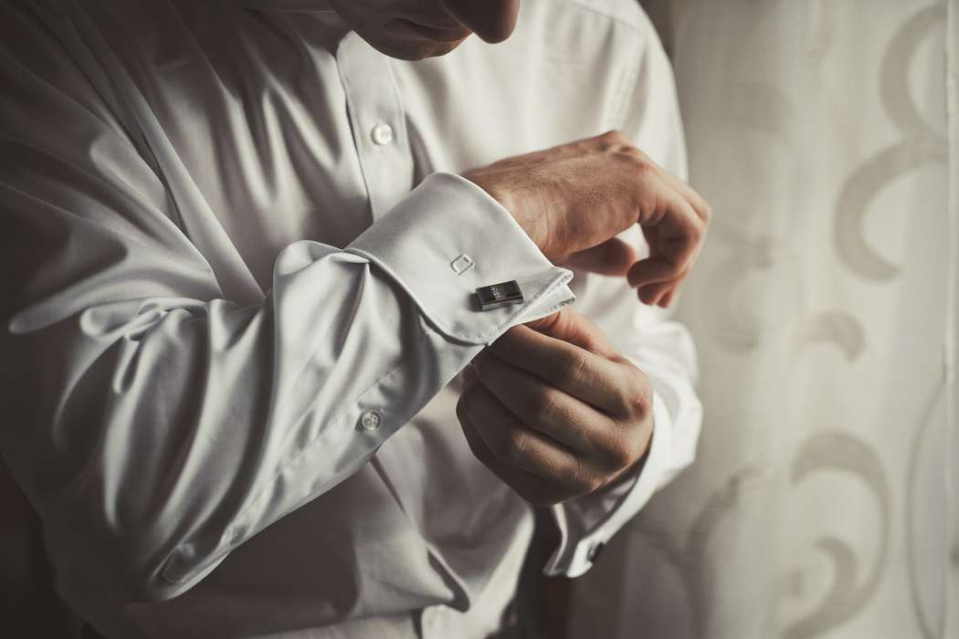 Жених в белой рубашке с запонками - фото 1194255 Фотограф Логинова Наталья
